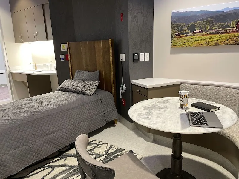 All Points North - APN Denver Detox - interior photo
